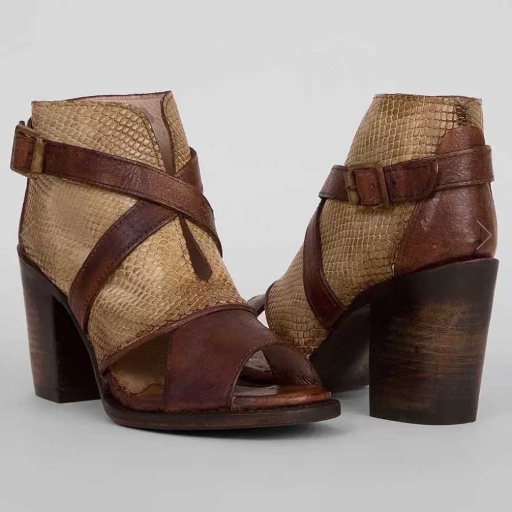 Freebird by Steven Leather Rattl Shoe, Boot, Sandal Size 9.